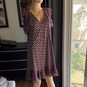 Elegant Patterned V-Neck Dress